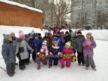 Выходи играть в хоккей!